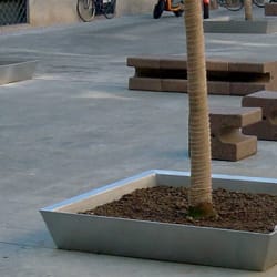 bellitalia quadro bench in concrete