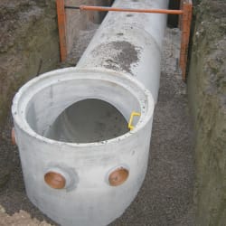 end entry manholes