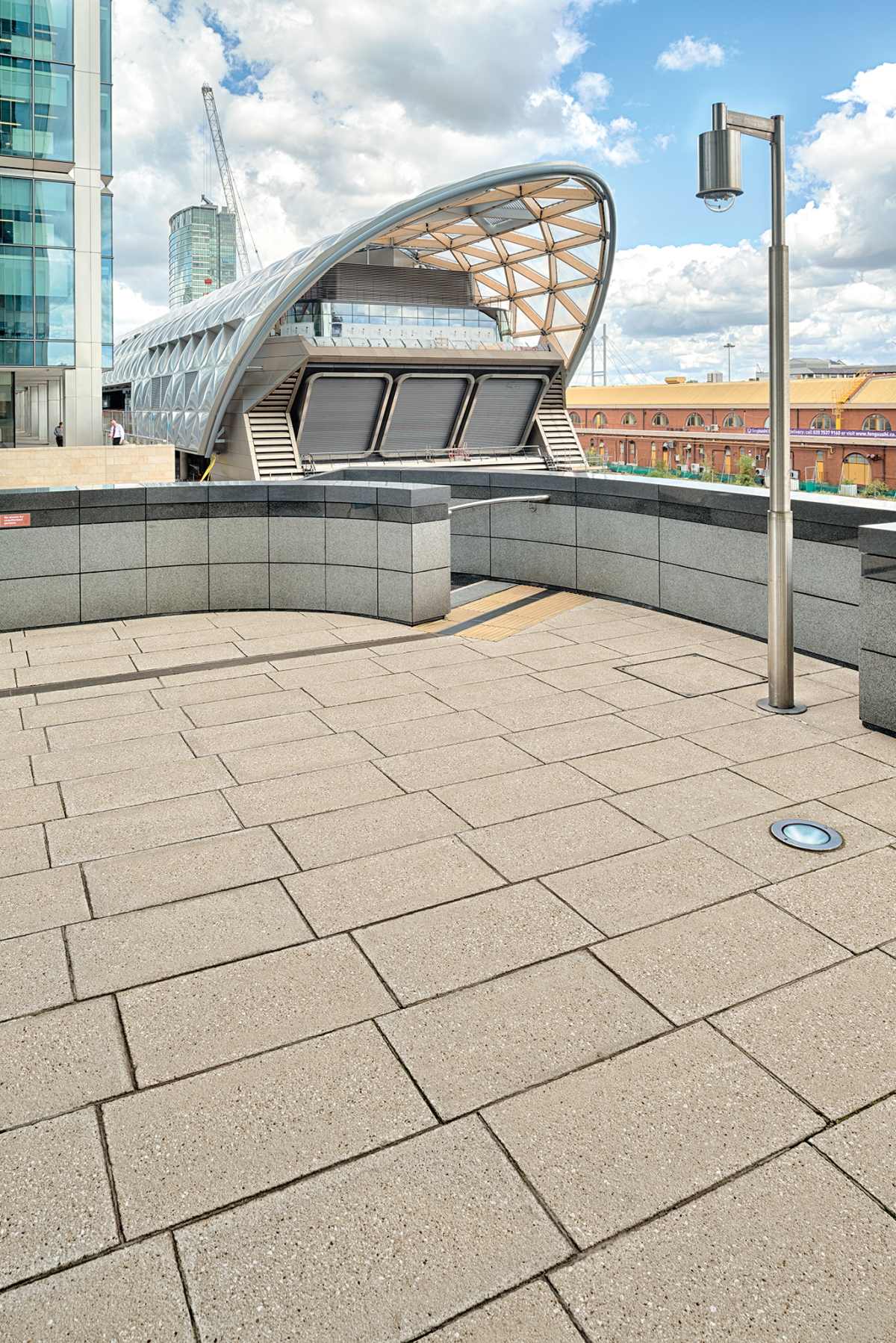 Charnwood paving, Canary Wharf