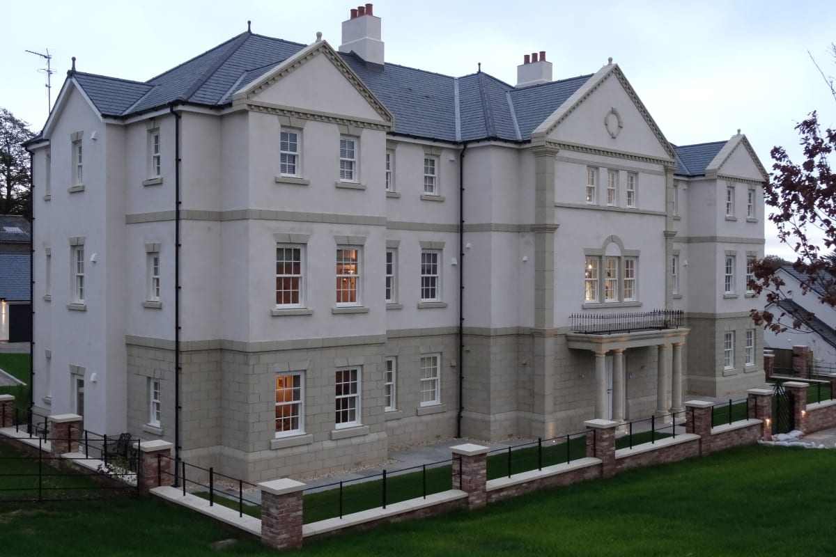 ashlar heads and cills band portico
