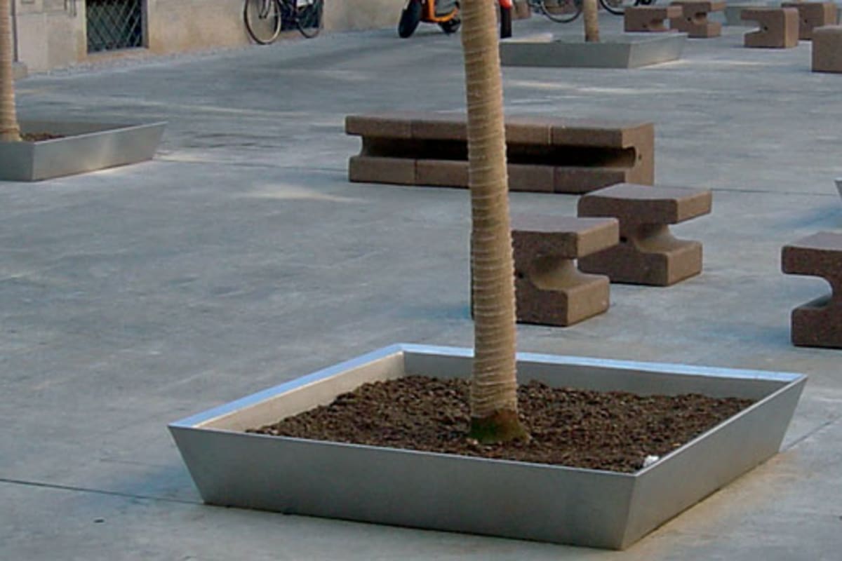 bellitalia quadro bench in concrete
