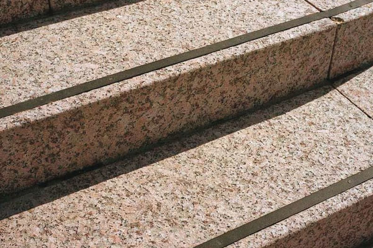 rosalind granite steps with rubber in-lay step tread