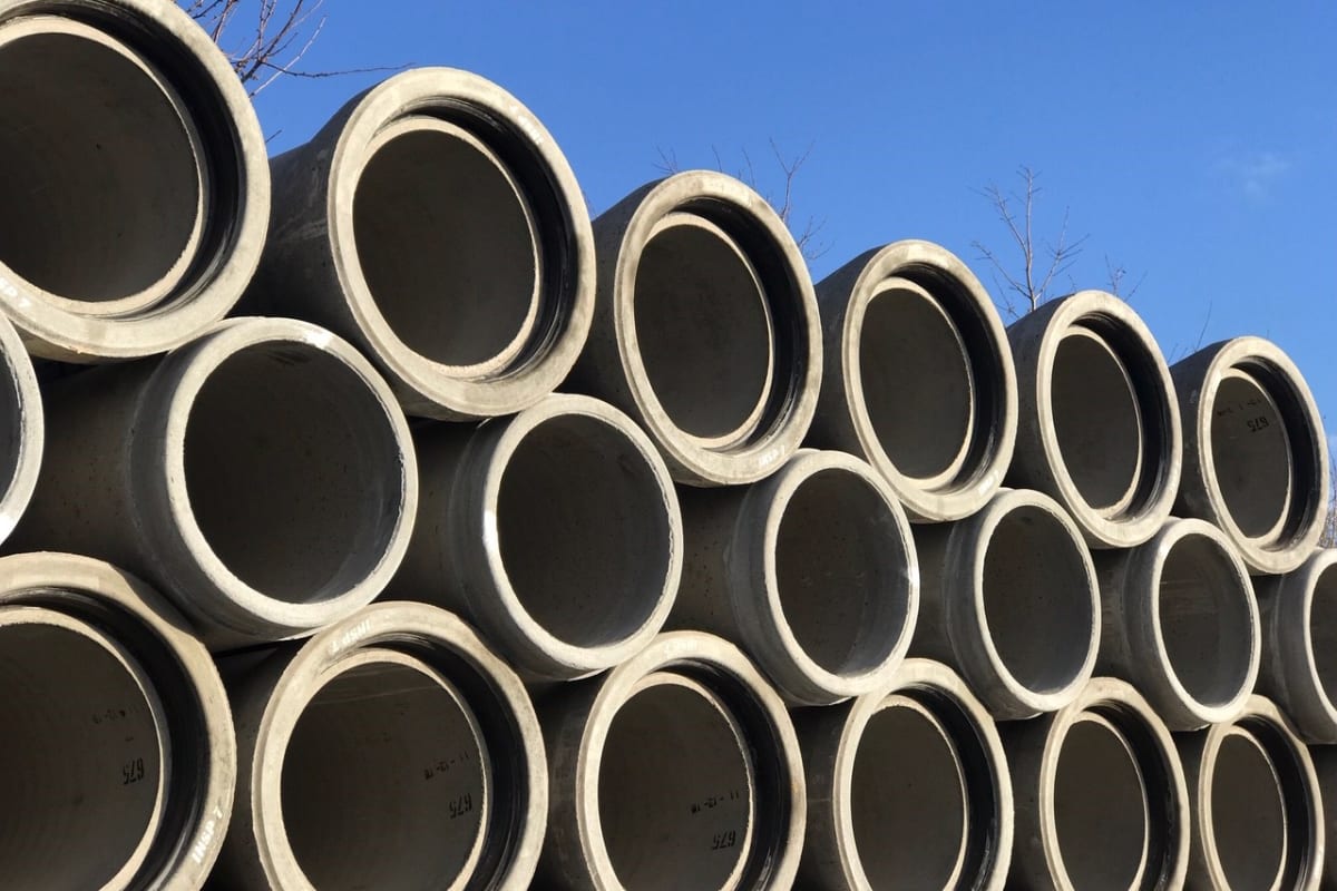 precast concrete pipes