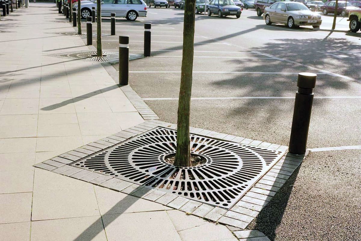 imperial 61 series cast iron tree grille