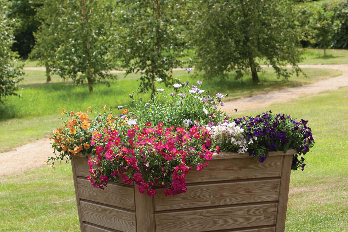 mplas newforest plastic planter in dark wood