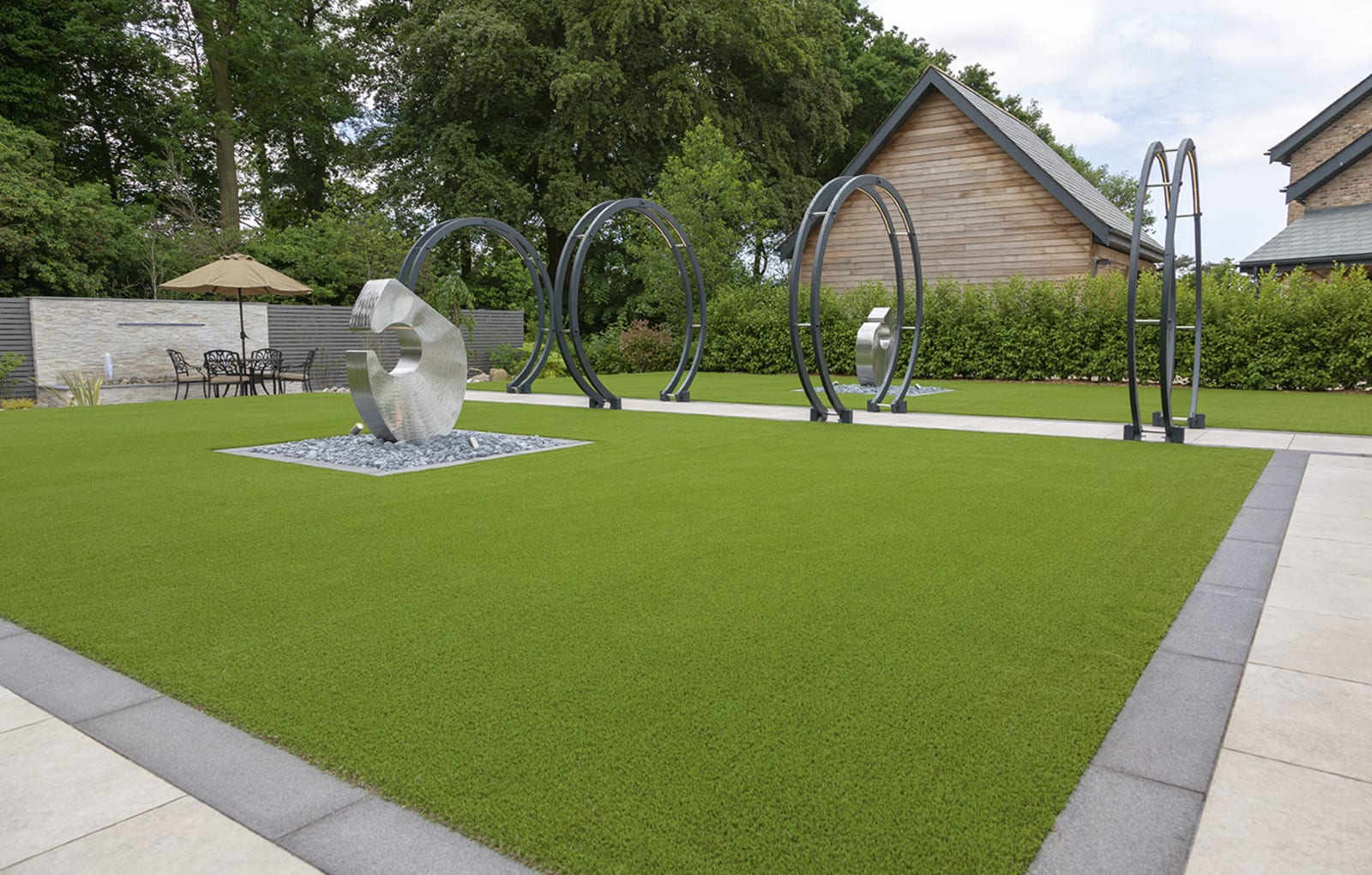 Symphony patio in Ivory and Always Green artificial grass