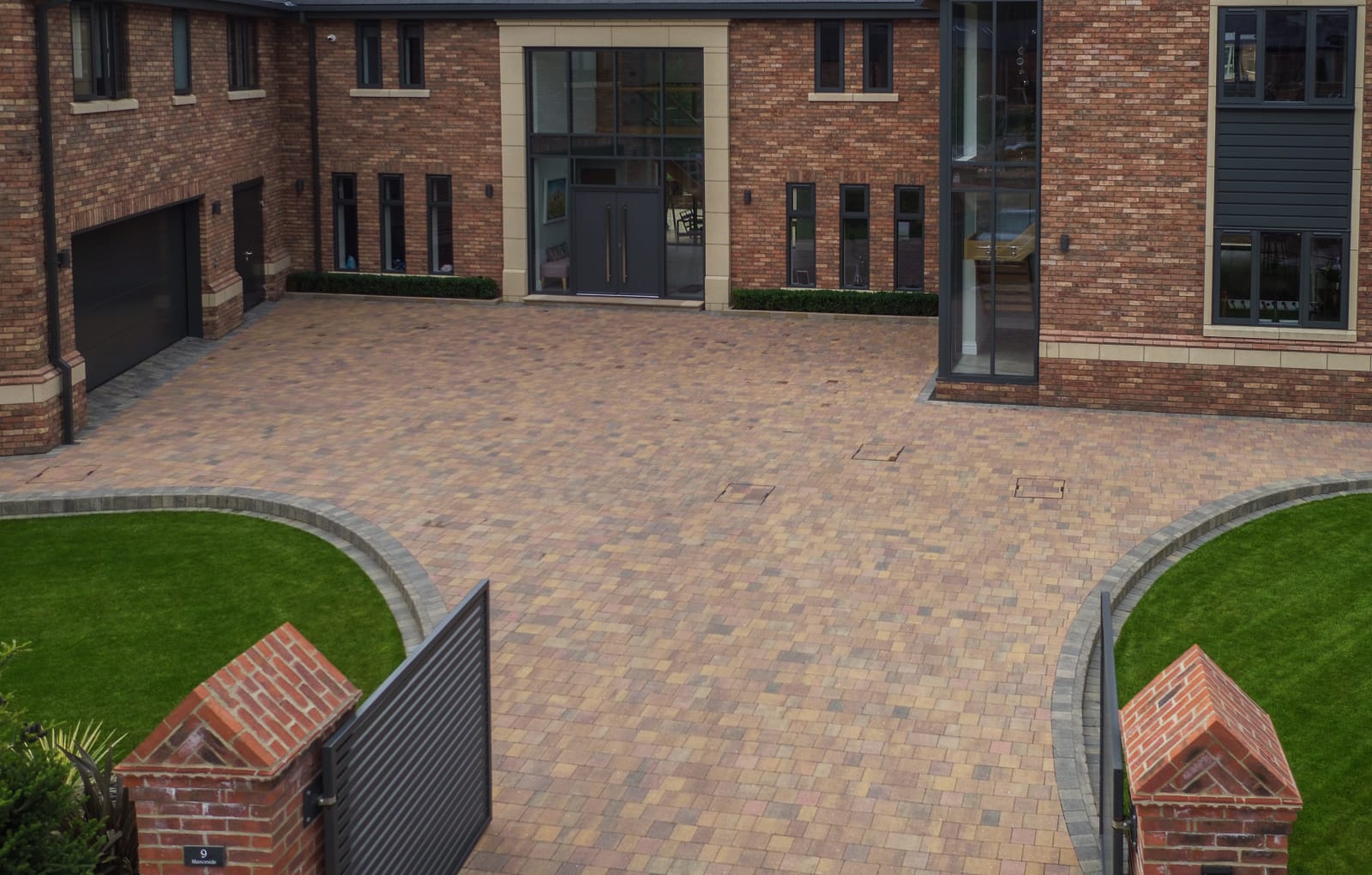 Marshalls Drivesett Savanna in Autumn and Drivesett Kerb in Pennant Grey