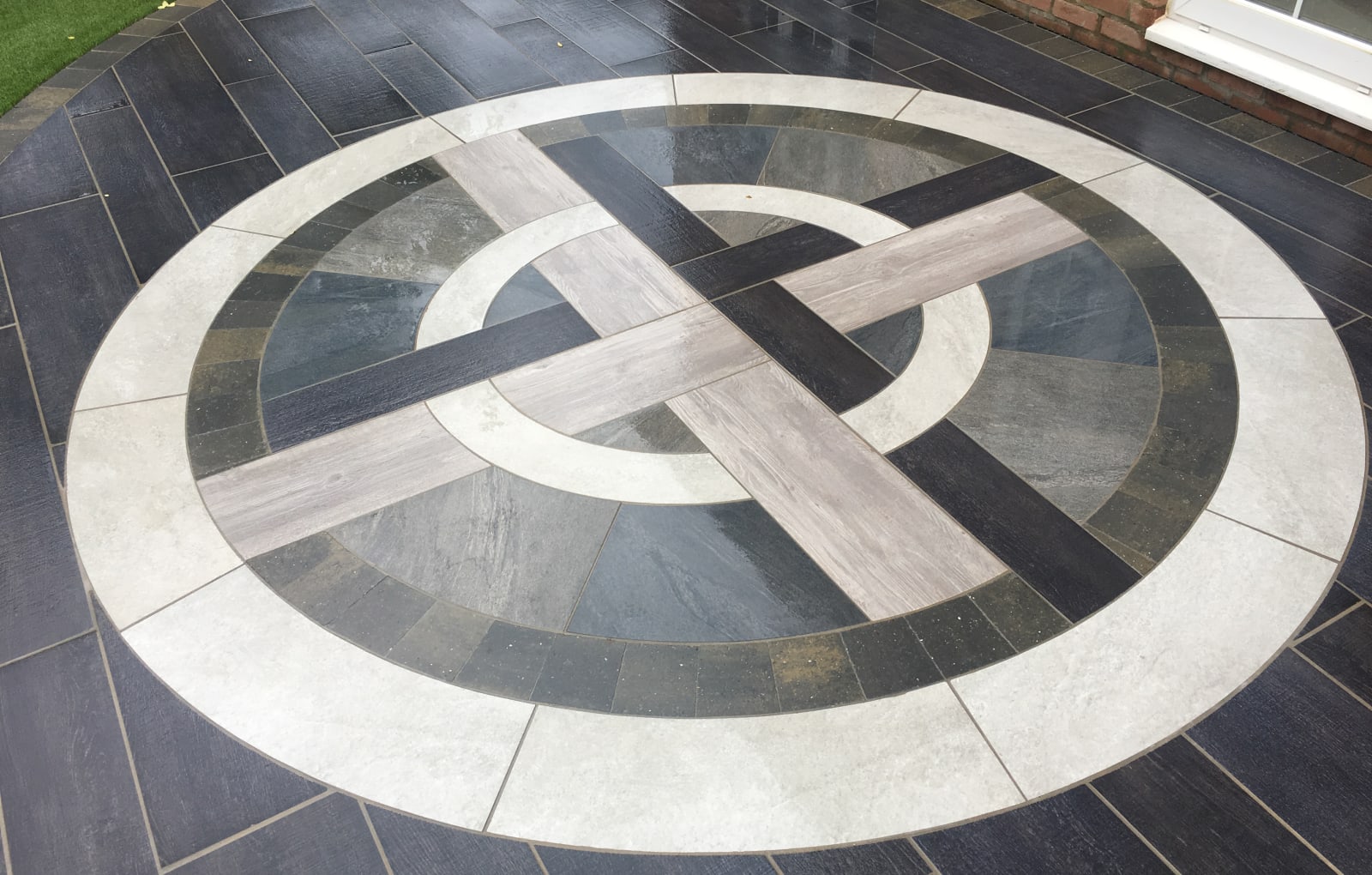 Marshalls Symphony Classic in Barley and Drivesett Savanna block paving