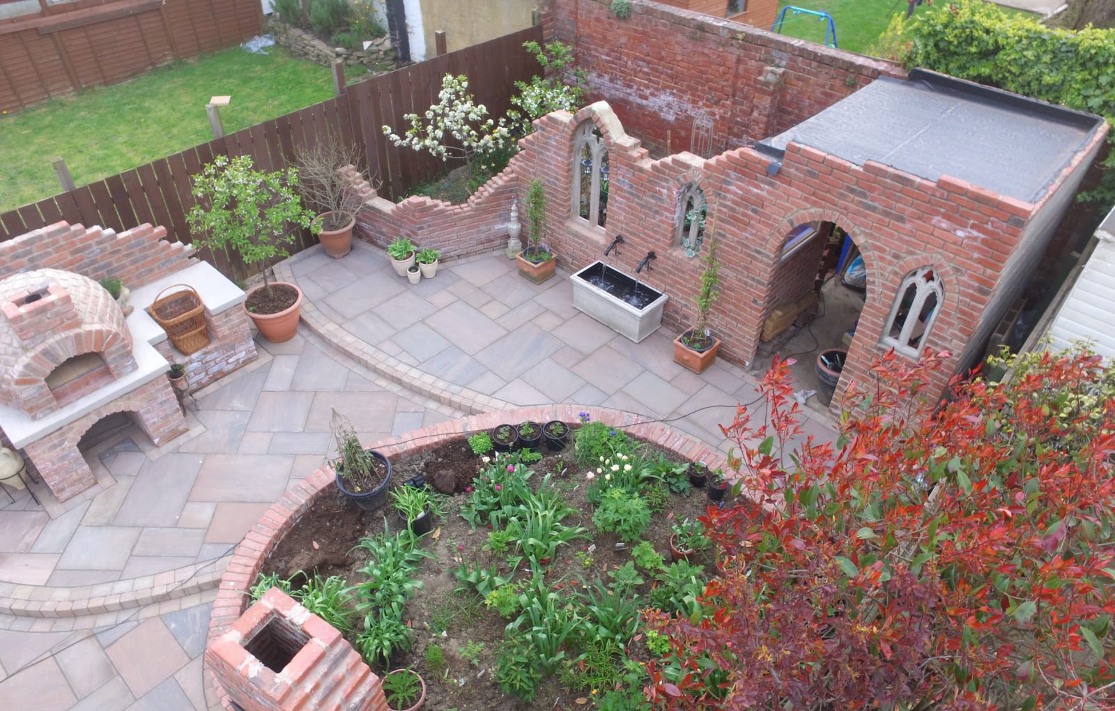 Gohtic multipurpose garden