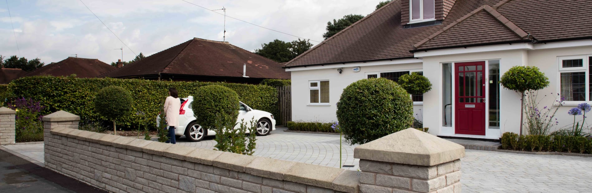 marshalls drivesett tegula laid in front of a house.
