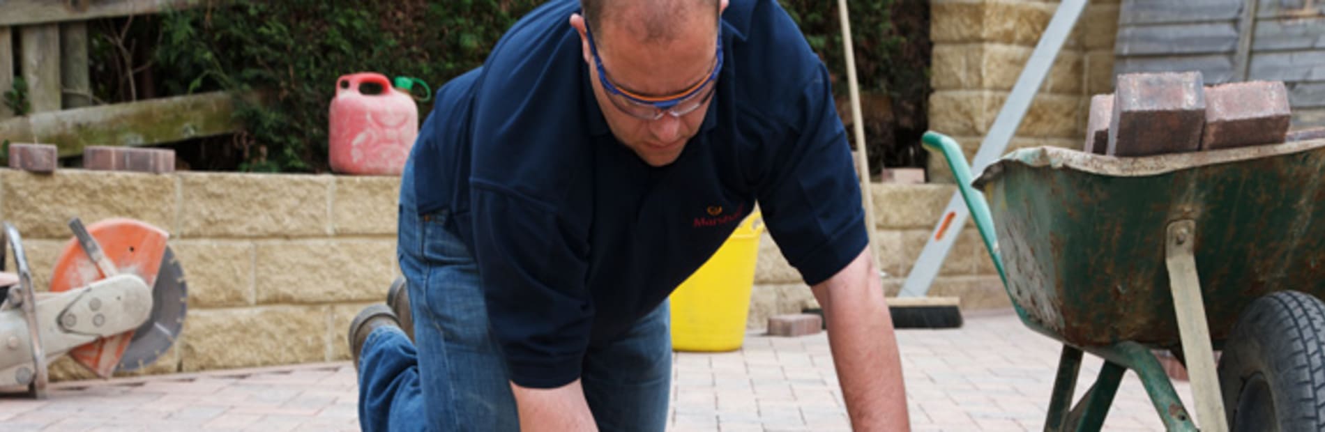 Cutting Paving Slabs How To Cut Paving Slabs Block Paving