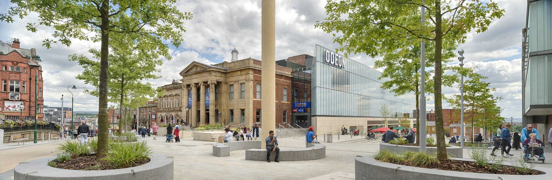 oldham town hall with etch planters