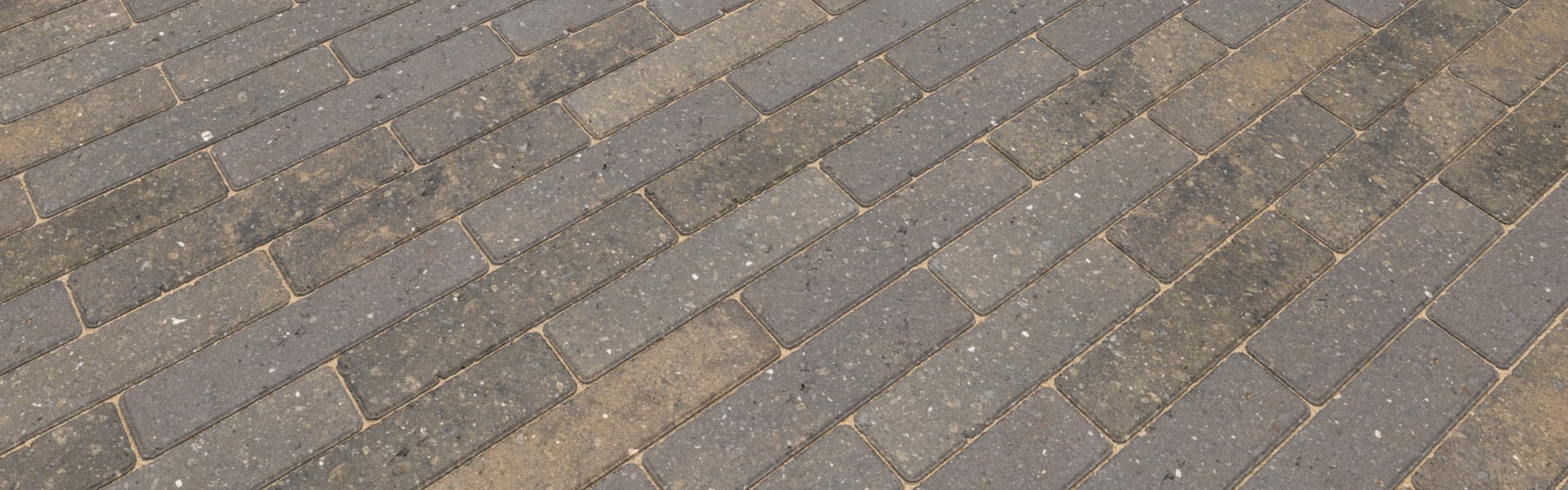 Marshalls Savanna® Linear block paving