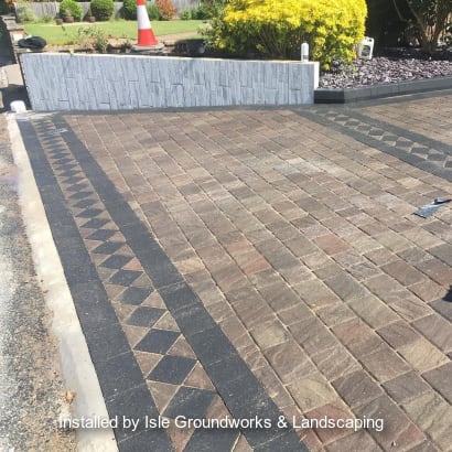 Marshalls driveway product installed by a Marshalls Register member