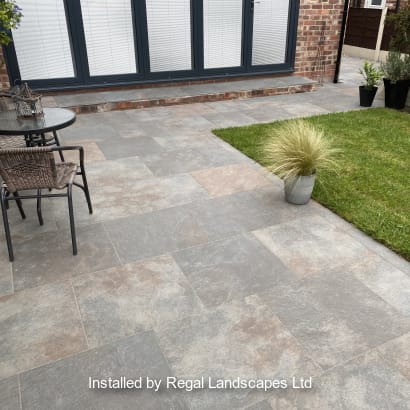 Marshalls Symphony Natural patio paving in copper installed by a Marshalls register member.