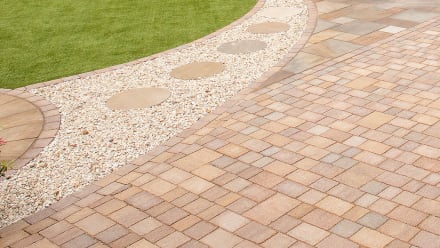 How to lay a block paving driveway