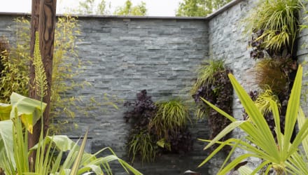 living green wall using drystack veneer