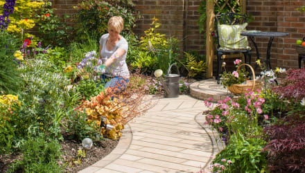 Making the most of an oddly-shaped garden
