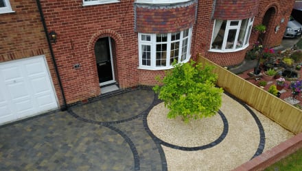 Circular shaped driveway design