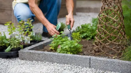 Laying a garden path with gravel