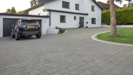 Drivesett Argent paving in dark