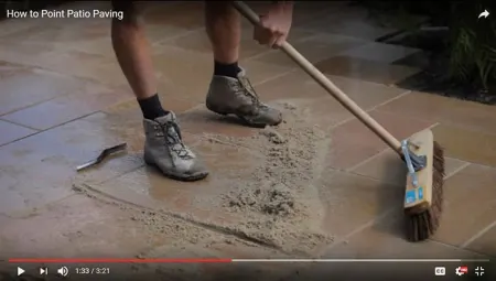 Spread the jointing compound