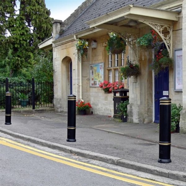 heritage decorative bollard
