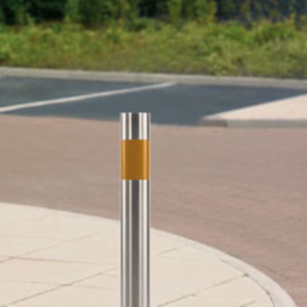 rs150 bollard