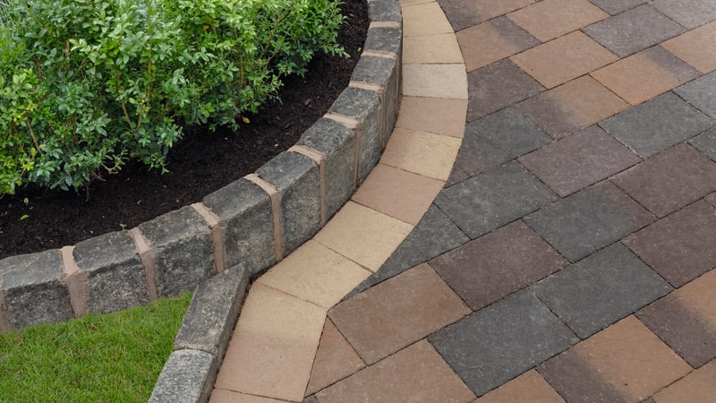 Drivesett Coppice - Cedar Blend And Pennant Blend With Oak Blend Border Detail