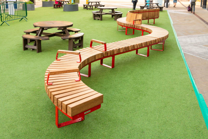 Distrikt seating used in a busy city centre