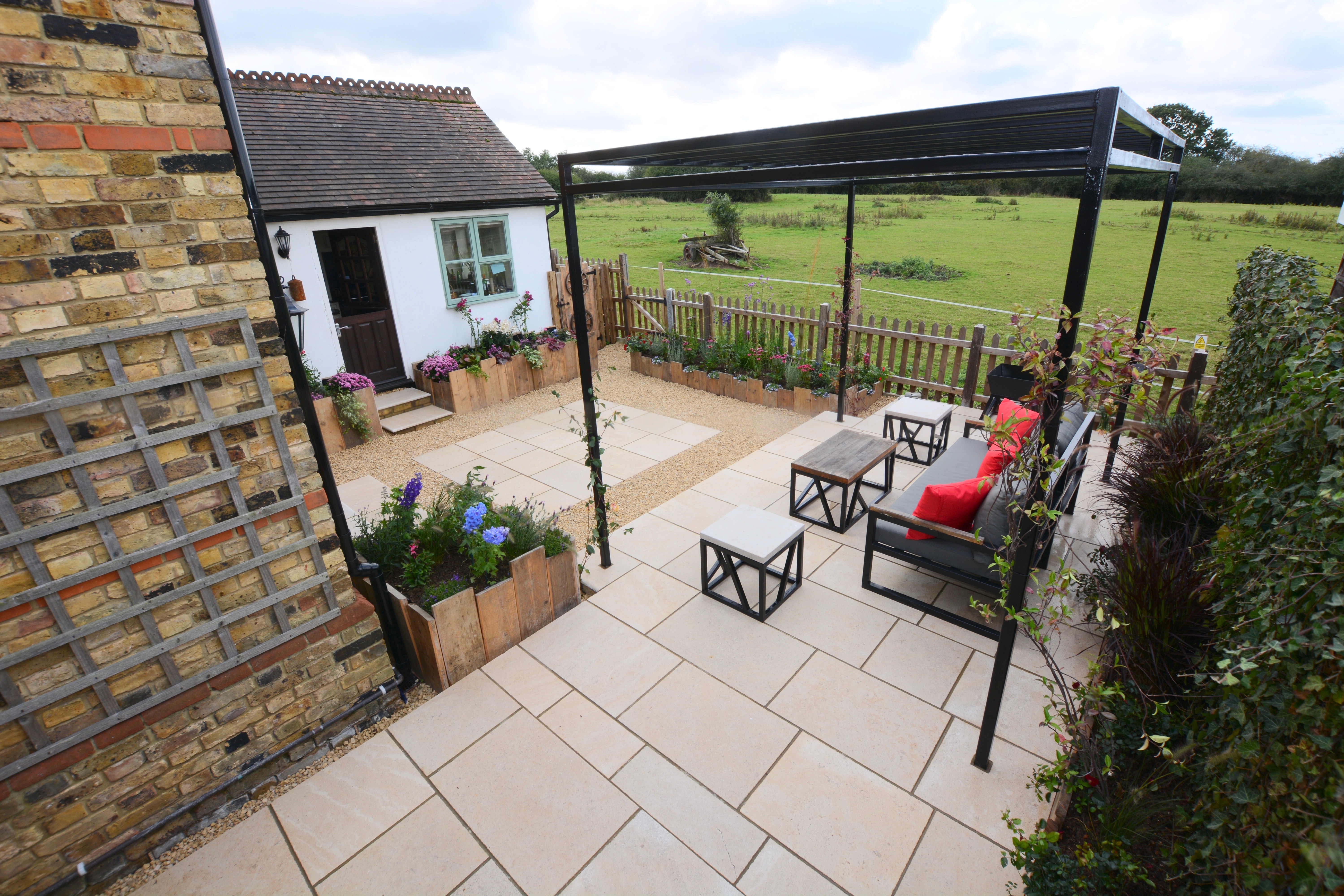 Garden paving advice for first time home buyers | Marshalls