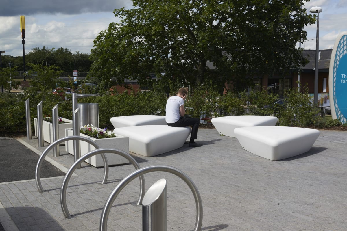escofet extasi bench - mayflower retail park - basildon