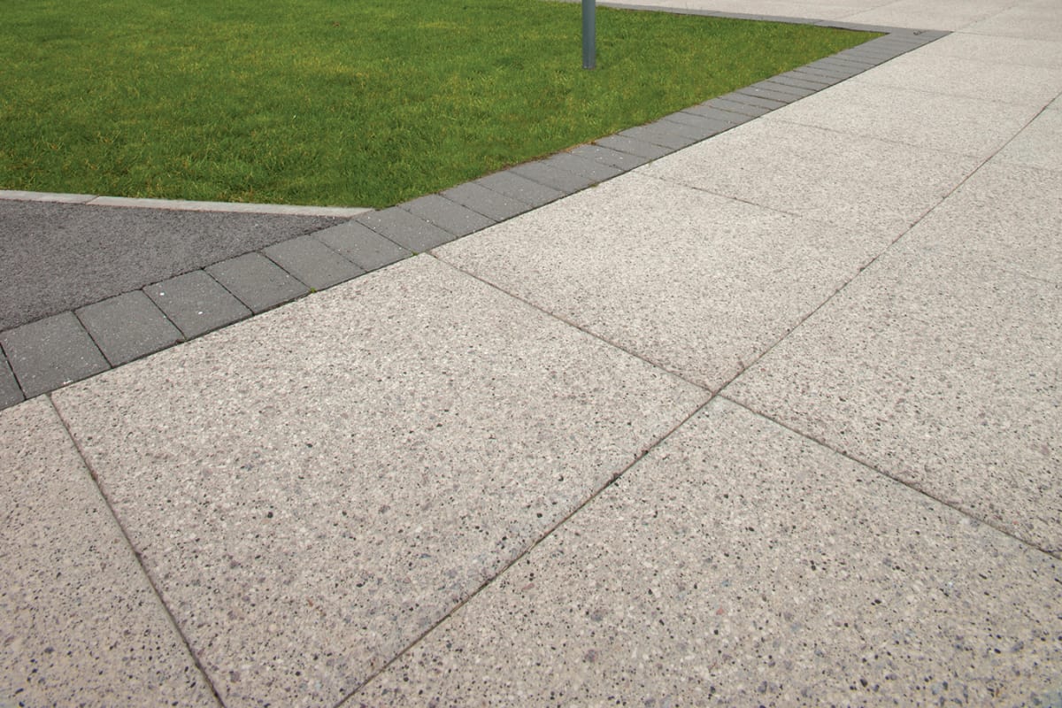 conservation textured paving and kerb - endike primary school - hull