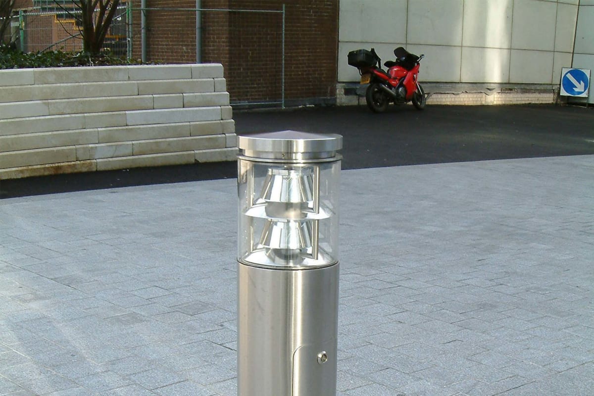 geo illuminated and customised floodlighting bollard