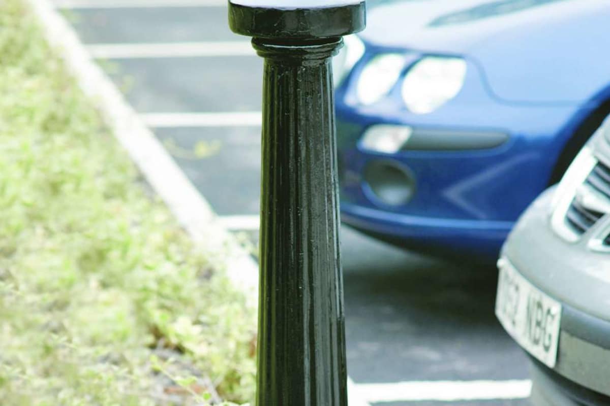 imperial msf 114 fluted with disc top cast iron bollard