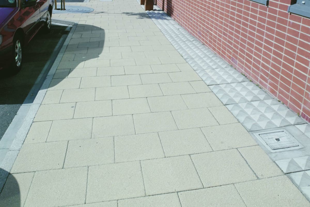 lambeth natural and saxon textured buff