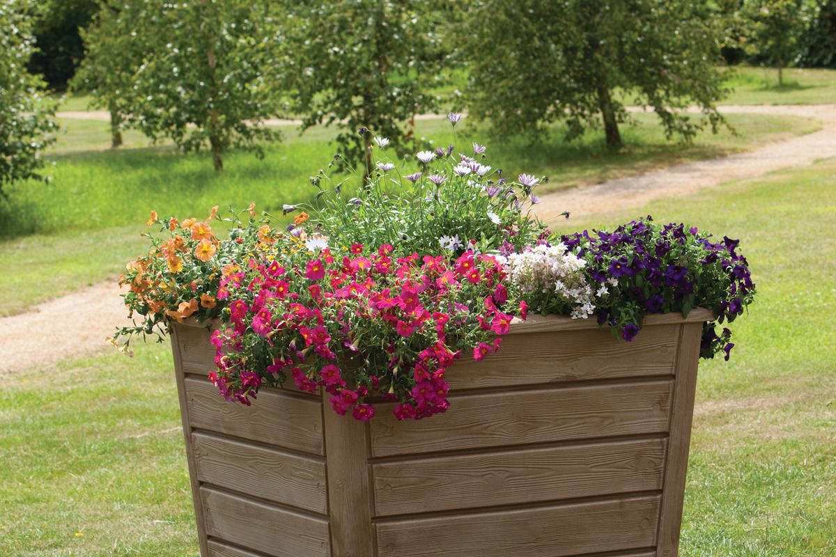 mplas newforest plastic planter in dark wood