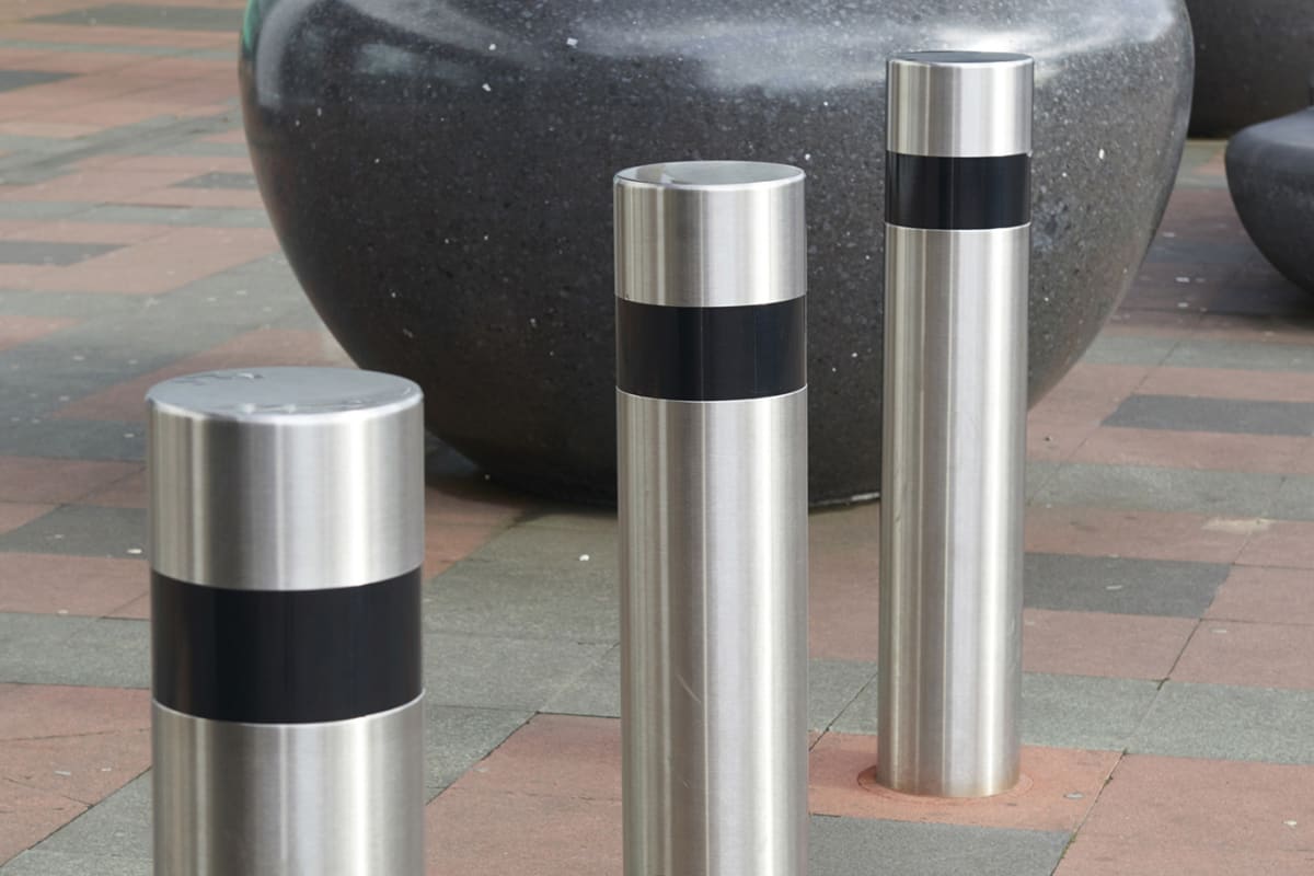 rhinoguard 75/30 stainless steel protective bollards