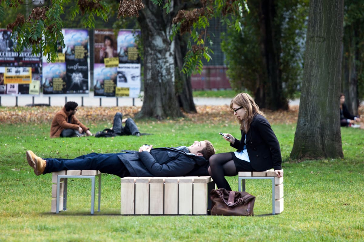 sineu graff link low table and one place bench