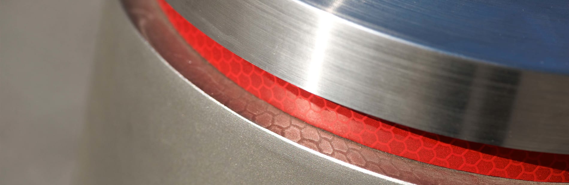 How to distinguish stainless steel from conventional How to distinguish stainless steel from conventional