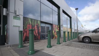 PAS 170 Green Bollard