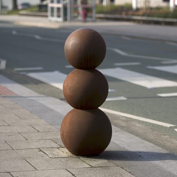 no.4 cast iron bollard