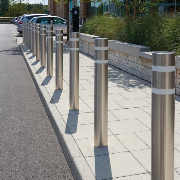 saxon hb2 - textured kerb - natural