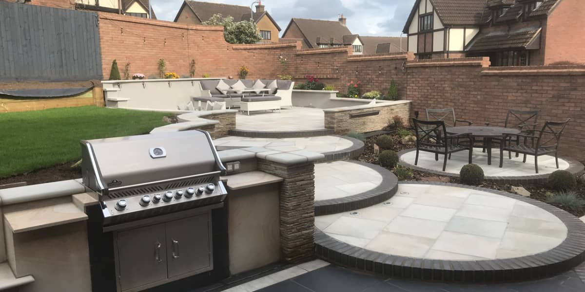 Patio with built-in barbeque