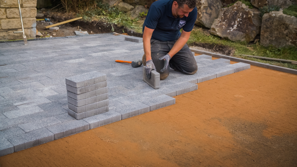 Marshalls Drivesett Tegula laid in front of a house.