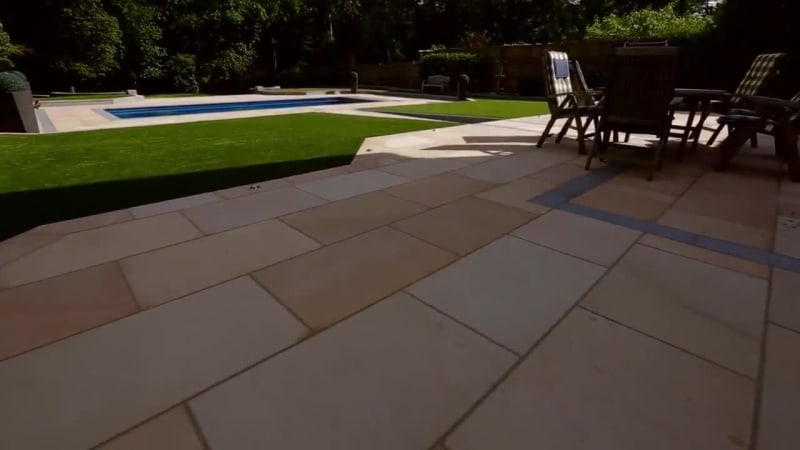 Garden Fly Through: Sandstone Paving