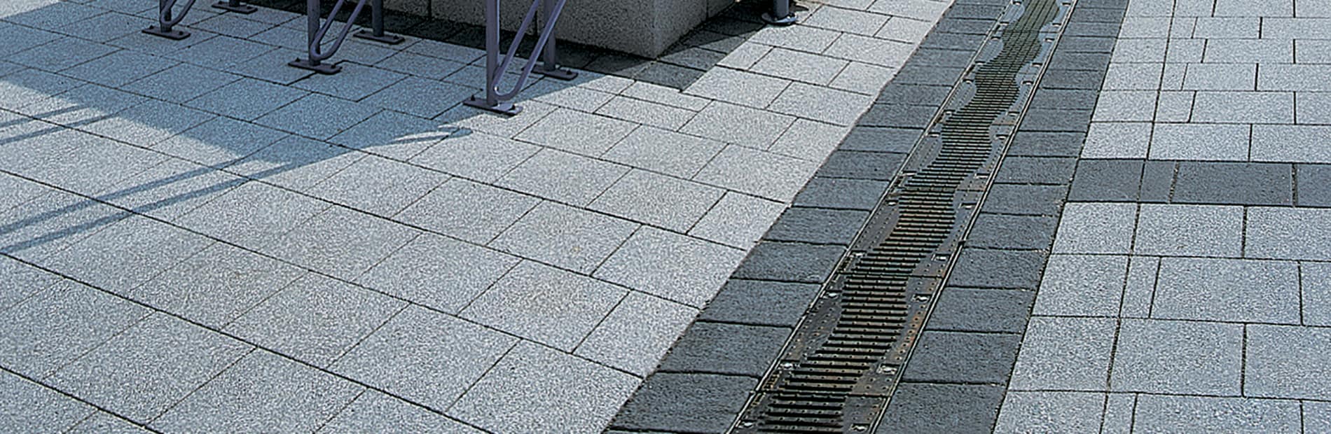 Low profile drainage channels Marshalls